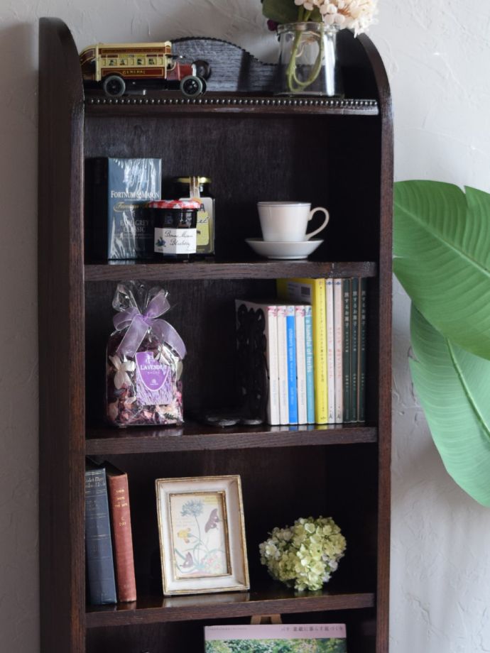 アンティーク家具らしい美しい木目