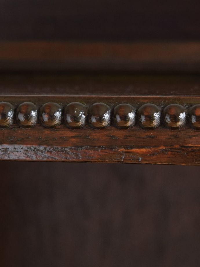 アンティーク家具の装飾