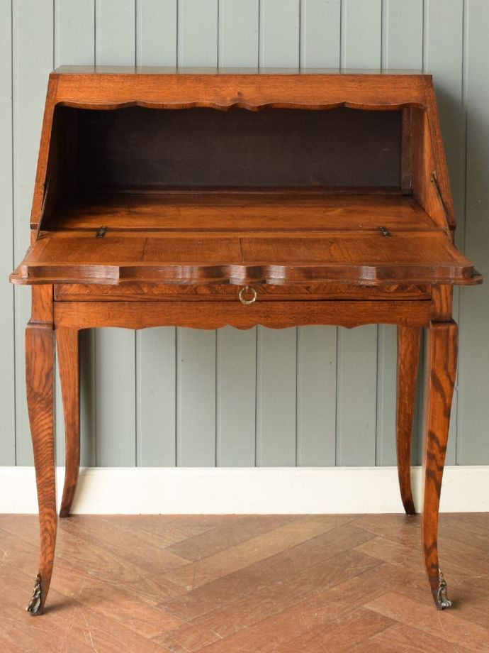 アンティークビューローの扉の中