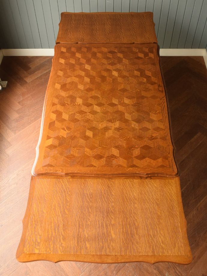 フランスの伸長式テーブルの天板