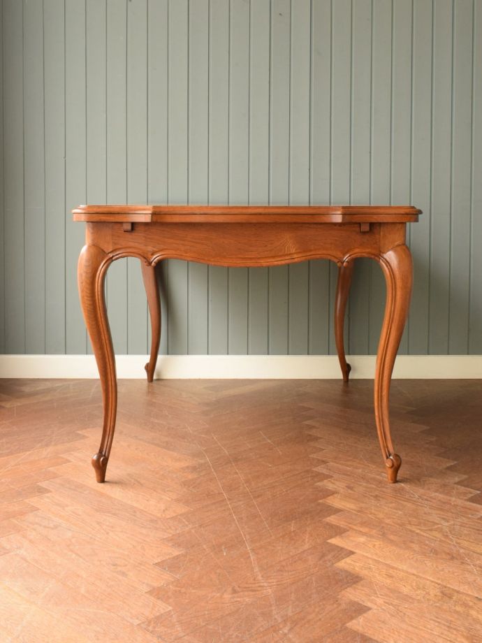 伸長式テーブルの反対側