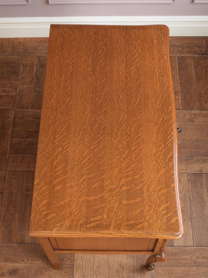 フランスのチェストの天板