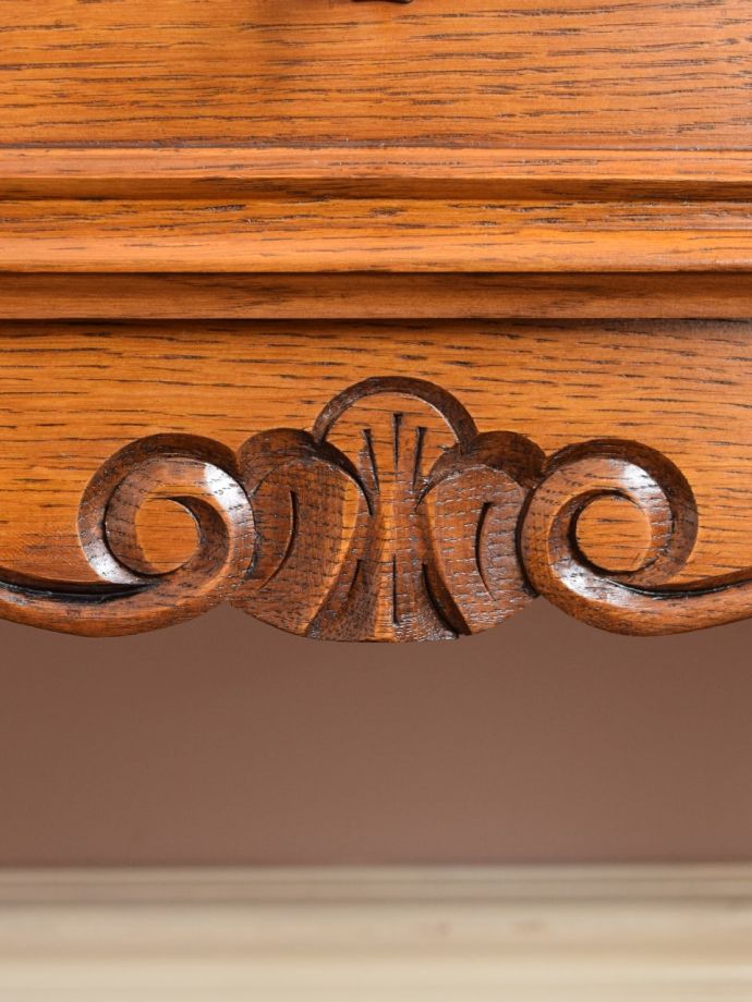 フランスらしい彫