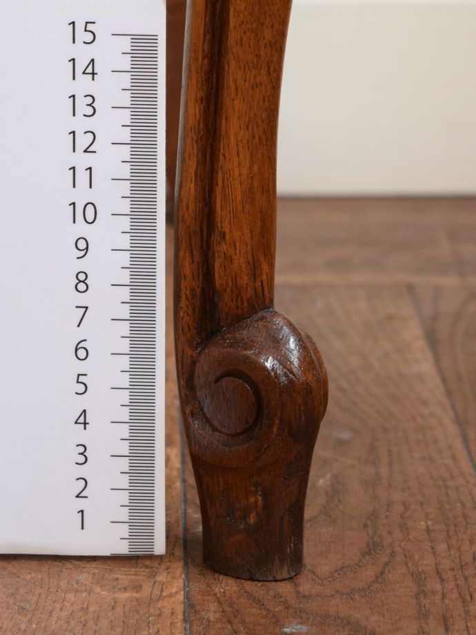 アンティークチェストの脚