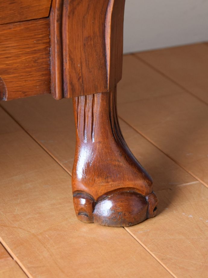 アンティークチェストの脚