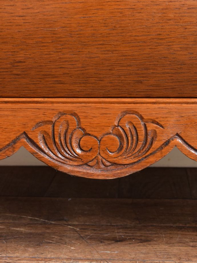 コモードの装飾