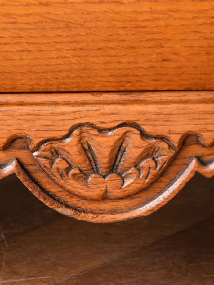 コモードの装飾