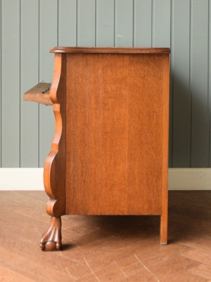 アンティークチェストの側面