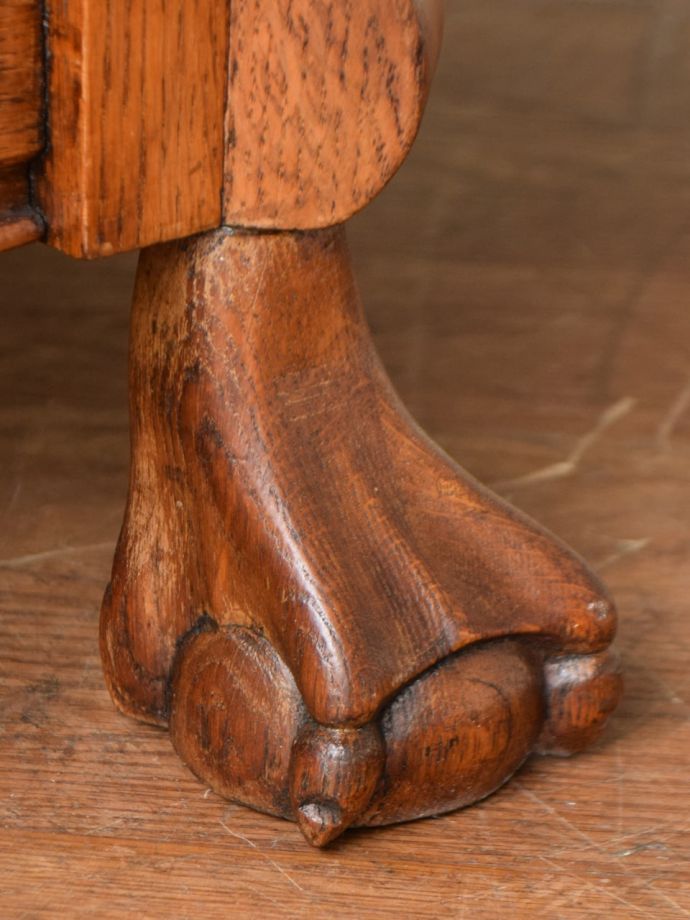 アンティークチェストの脚