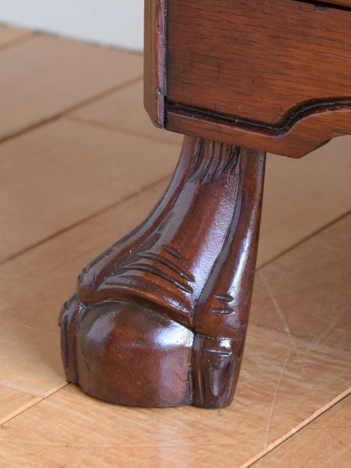 アンティークチェストの脚