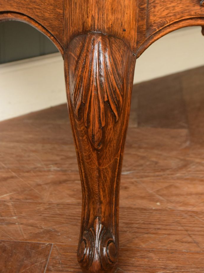 アンティークらしい彫