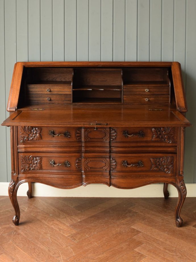 アンティークビューローの扉の中