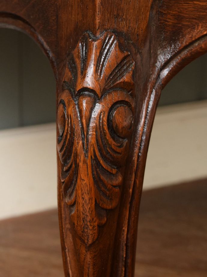 アンティークらしい彫