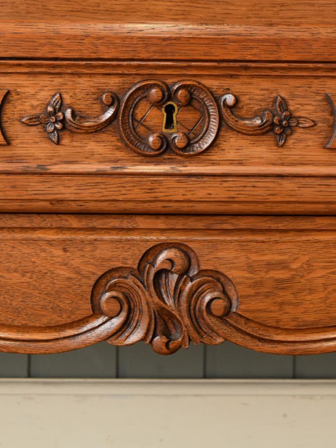 サイドボードの装飾