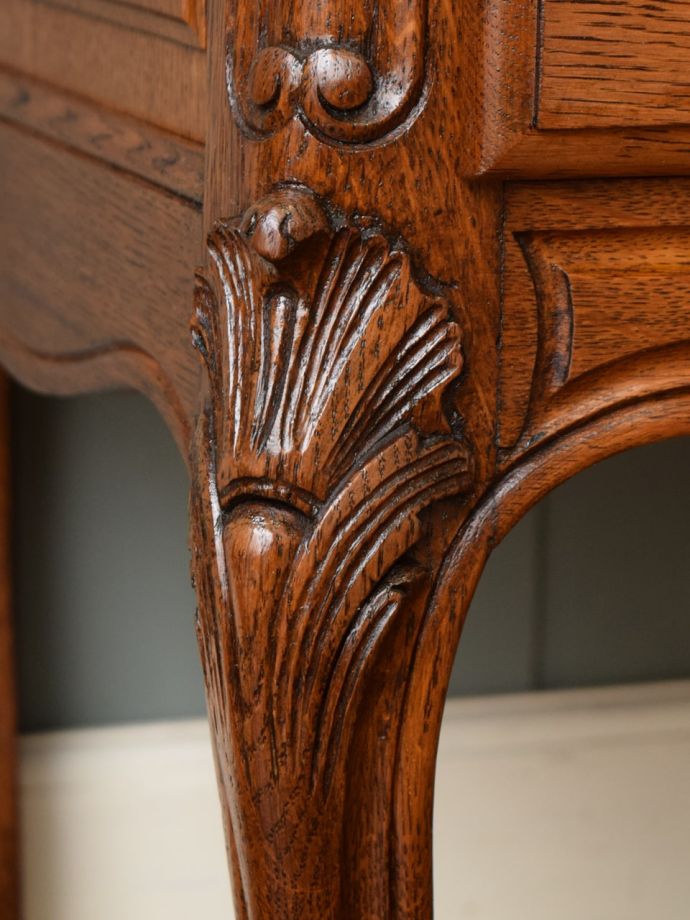 アンティークらしい彫