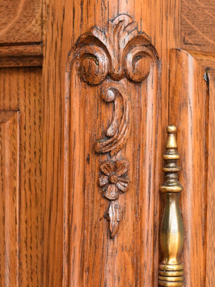 キャビネットの装飾