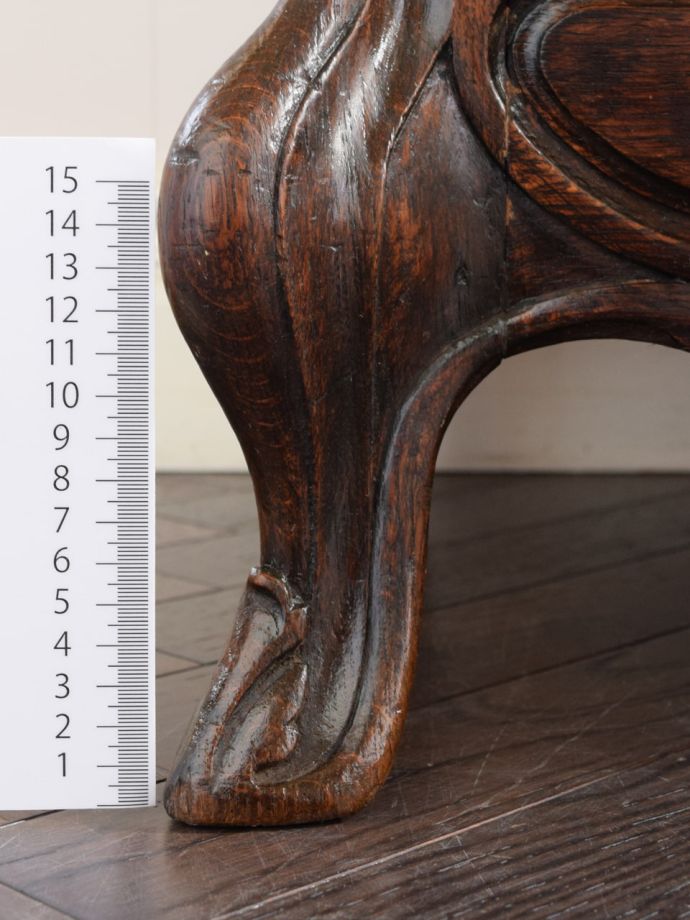 アンティーク家具の脚