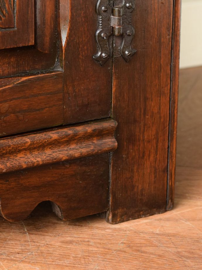 アンティーク家具の脚