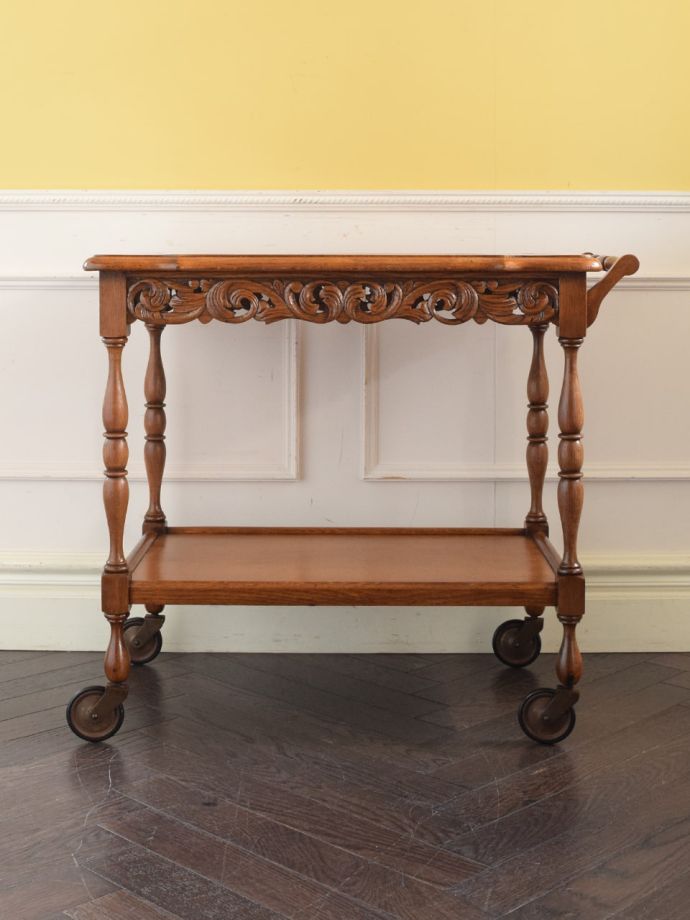 アンティークワゴンの後ろ姿