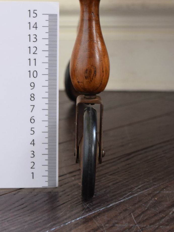 アンティーク家具の脚