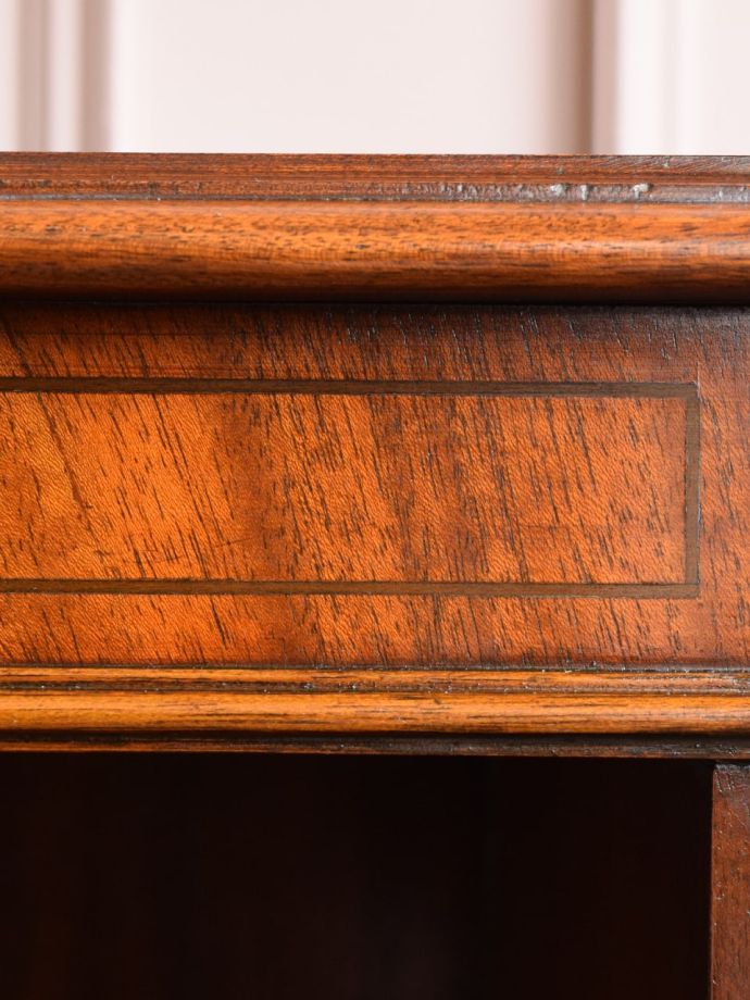 アンティーク家具の装飾