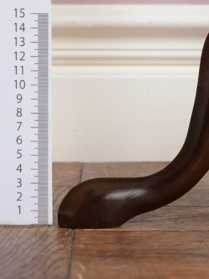 アンティークテーブルの脚