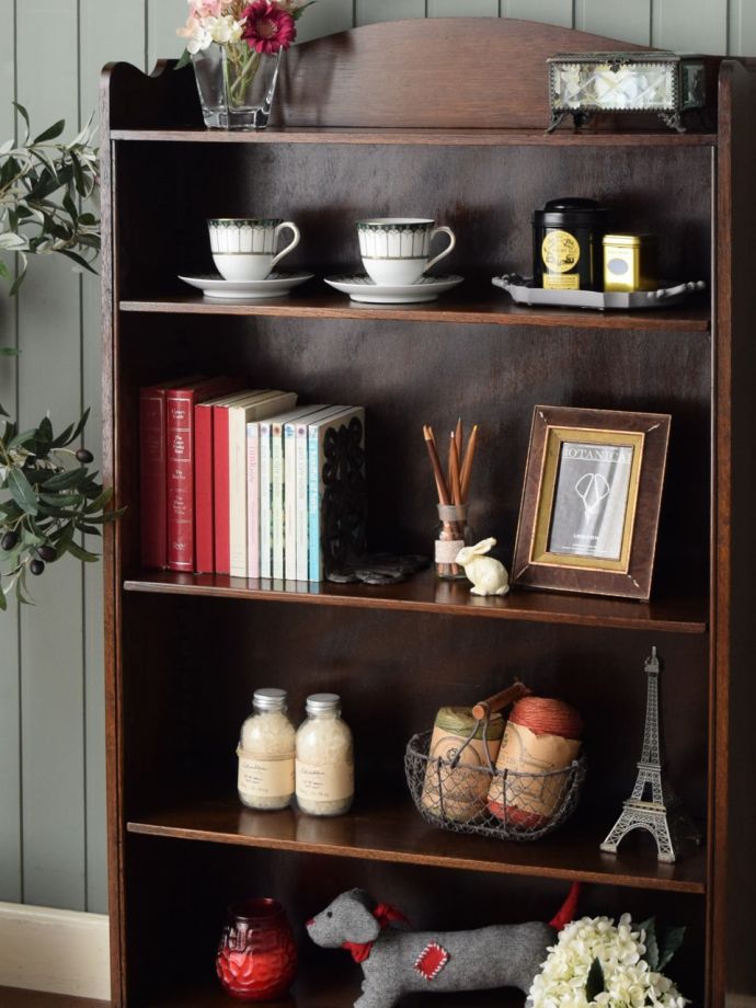 アンティーク家具らしい美しい木目