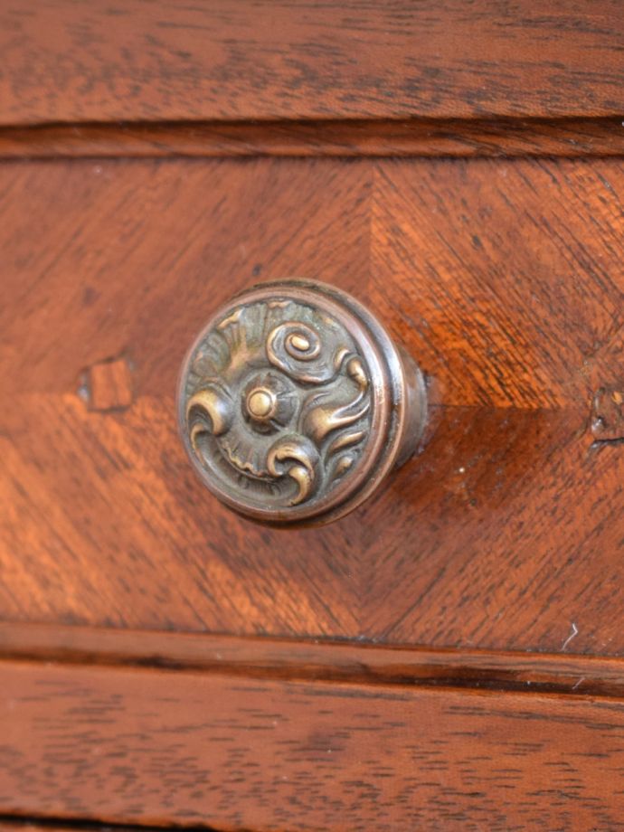 アンティーク家具の取っ手