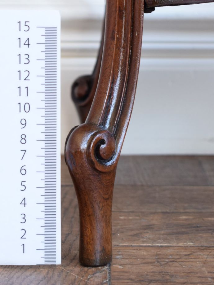 アンティーク家具の脚