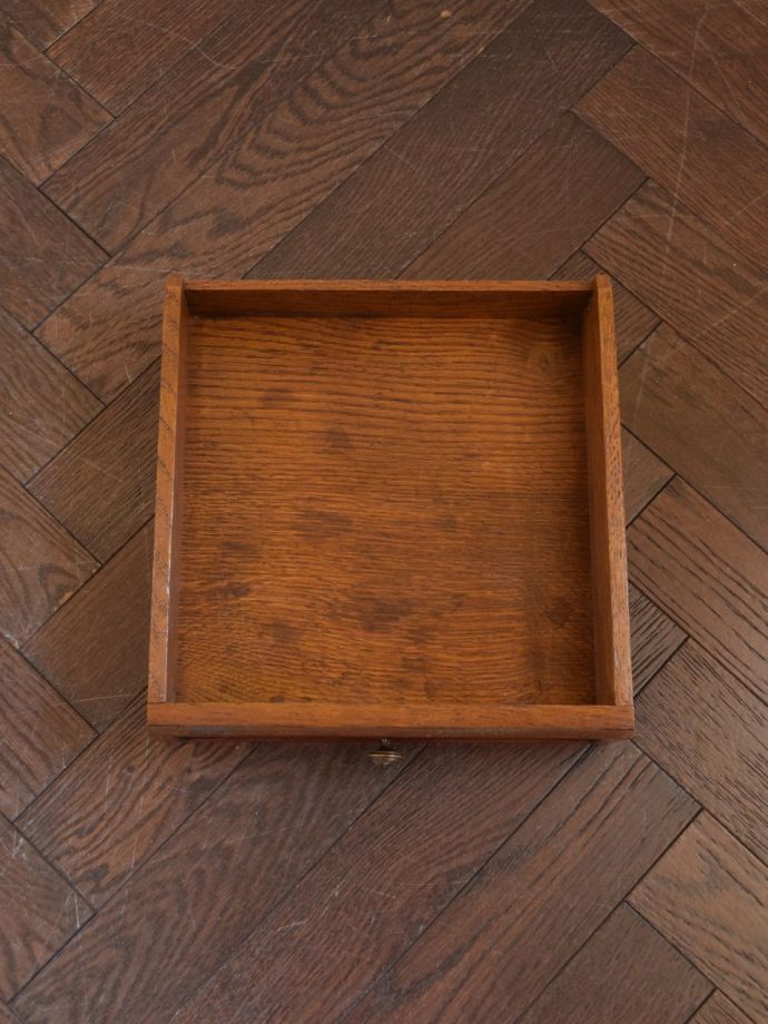 サイドキャビネットの引き出し