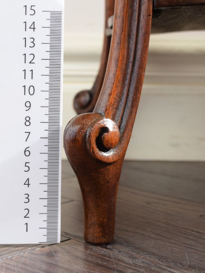 アンティーク家具の脚