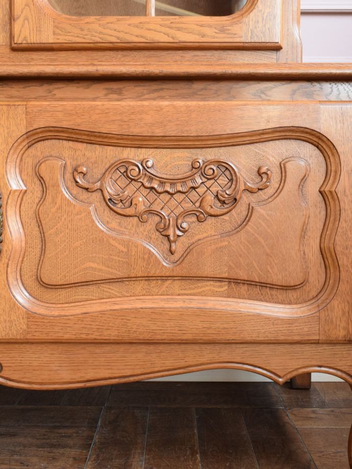 キャビネットの装飾