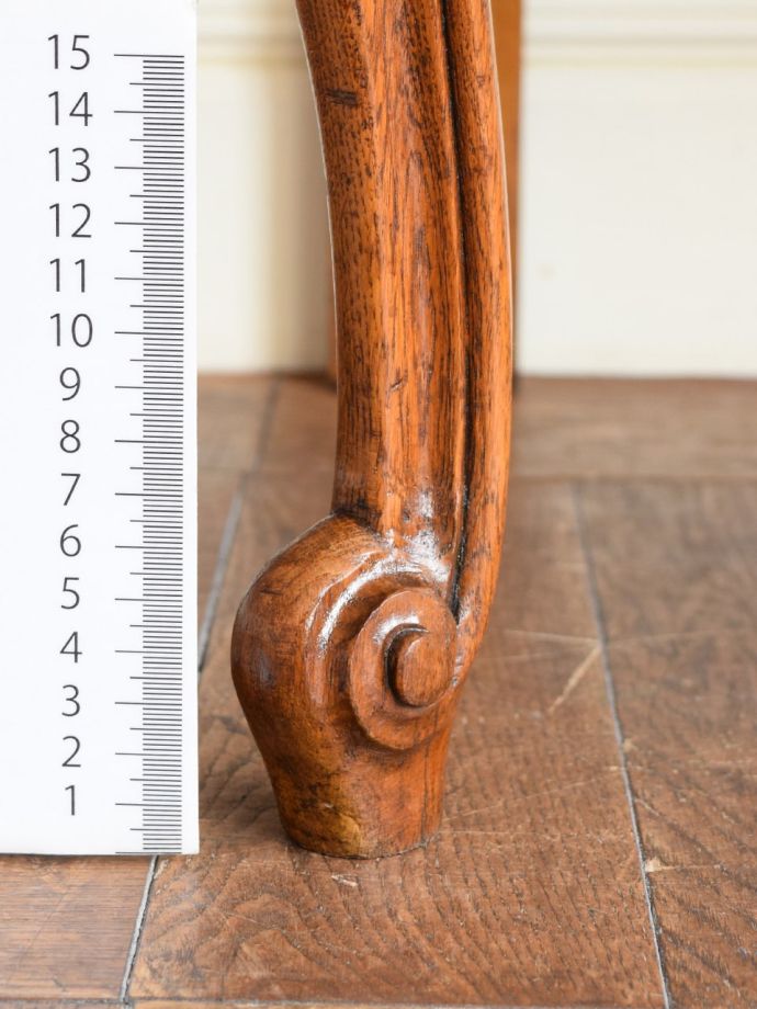 アンティーク家具の脚