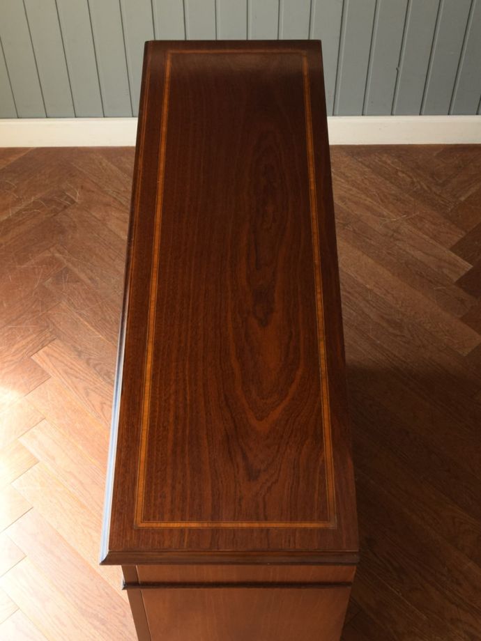 アンティーク本棚の天板