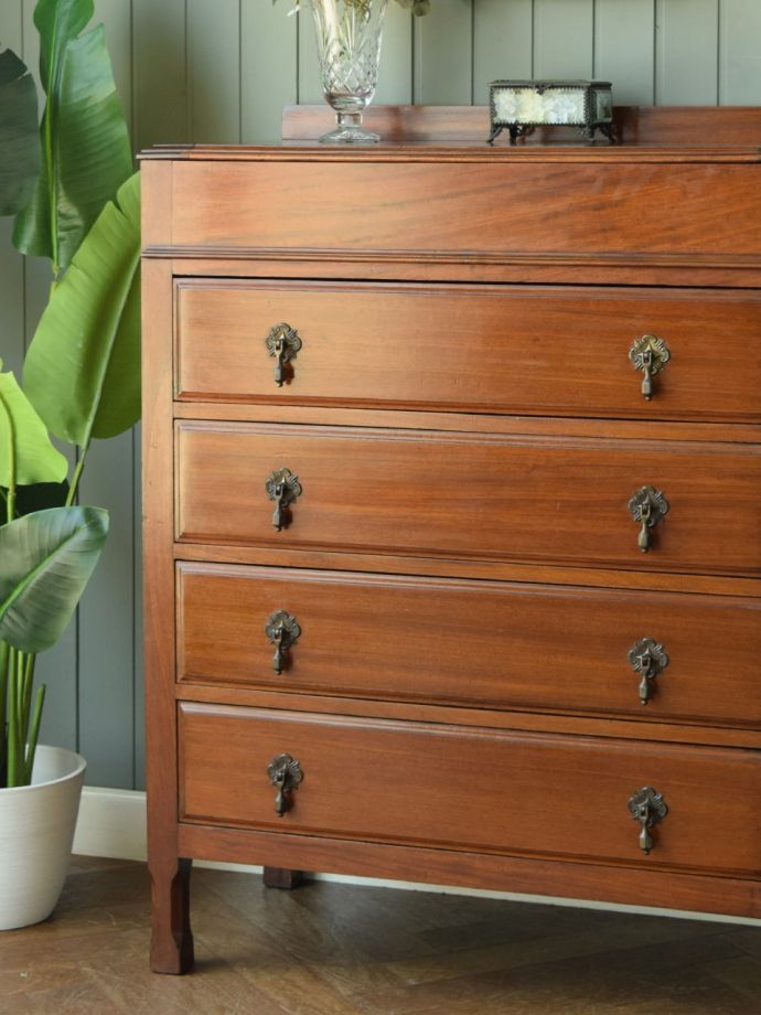 おしゃれなアンティークチェスト