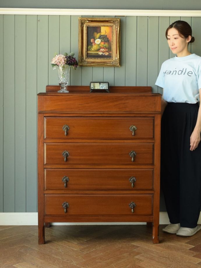 英国アンティークのチェスト