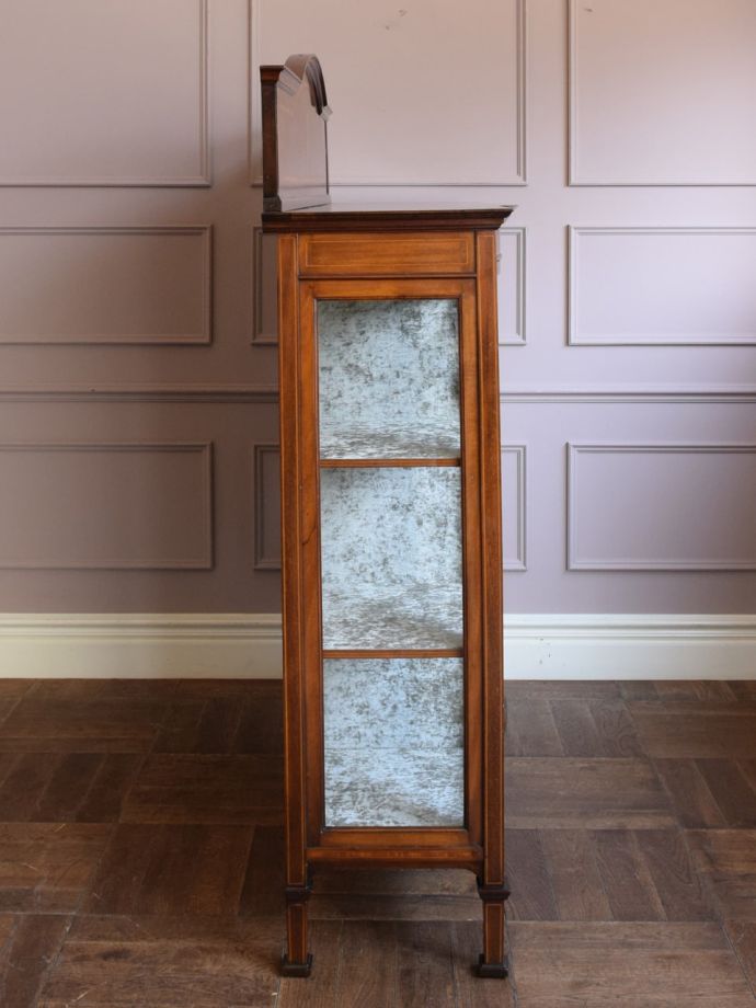 キャビネットの側面