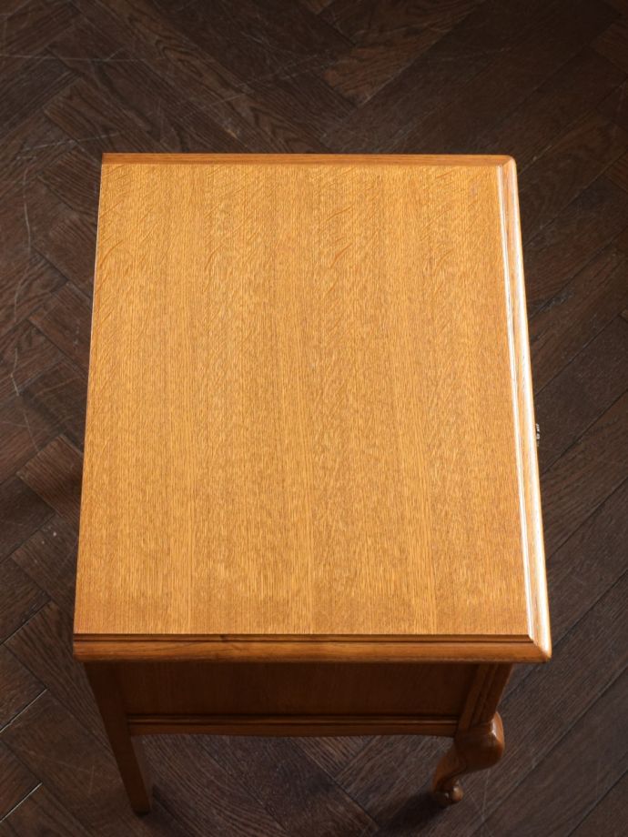 サイドチェストの天板