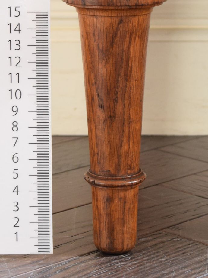 アンティーク家具の脚