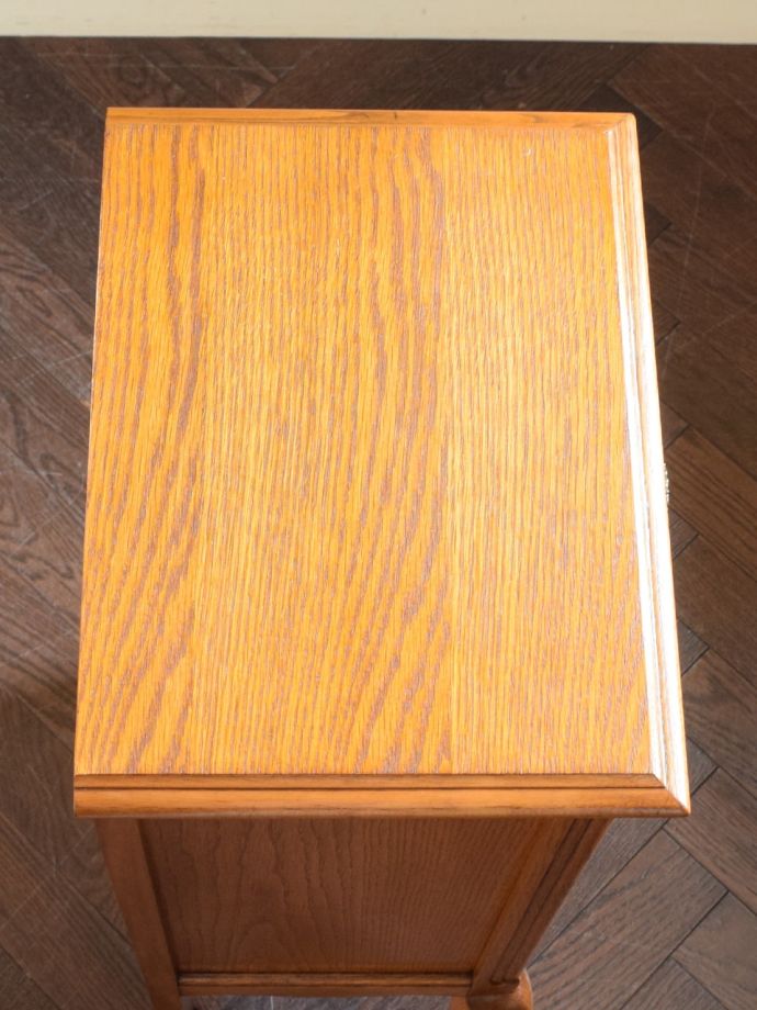 サイドチェストの天板