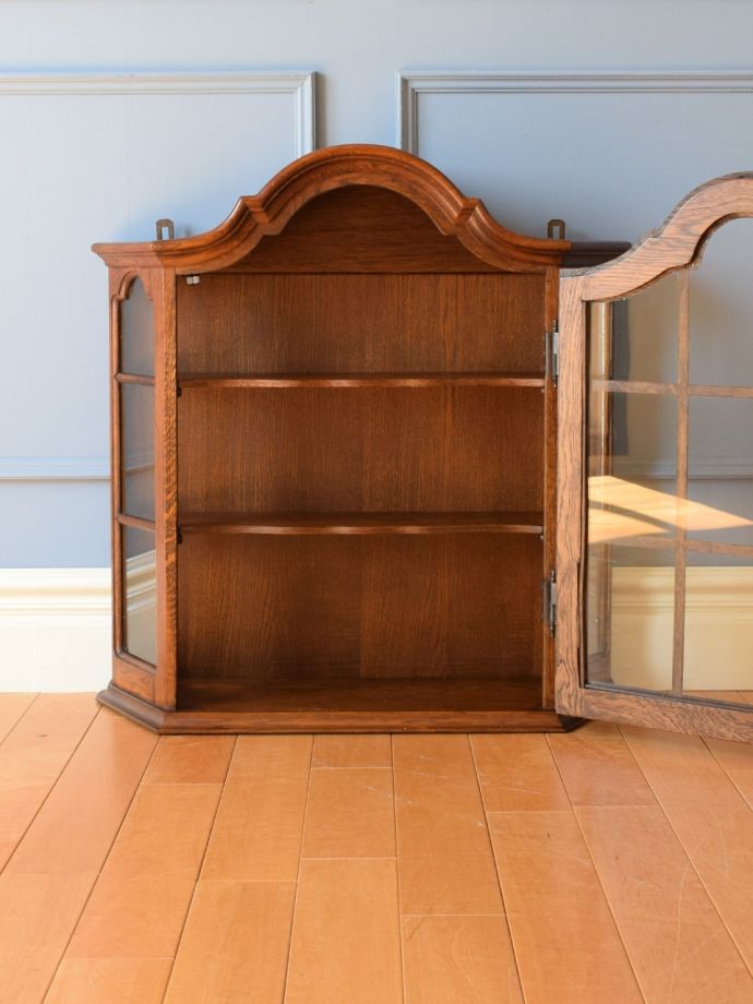 アンティーク・ヴィンテージ調　シャビー　ドールキャビネット　置き型 ジュリー トールブックキャビネット 木製 収納 本棚 チェスト おしゃれ