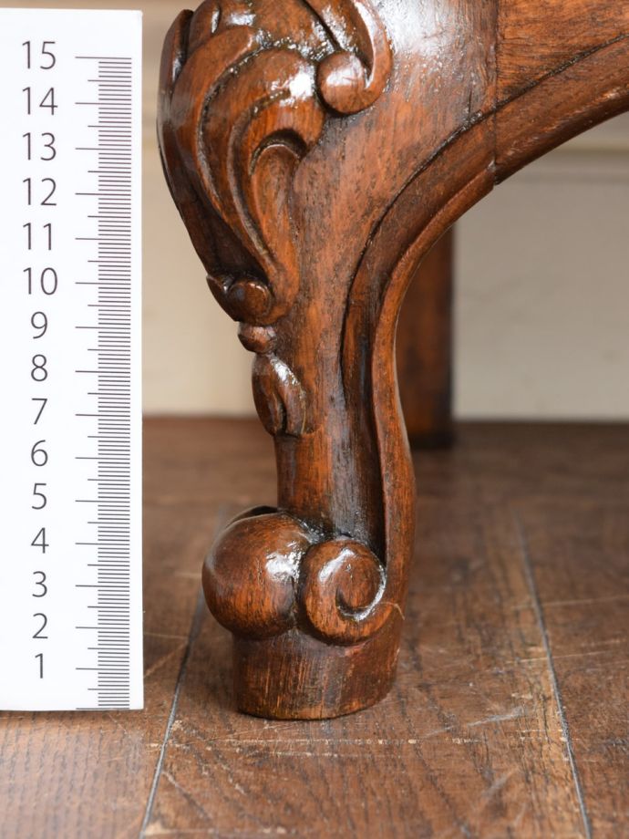 アンティーク家具の脚