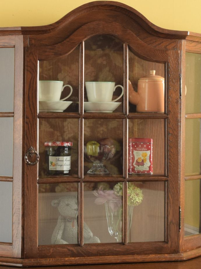 フランスの家具らしい美しいフォルム