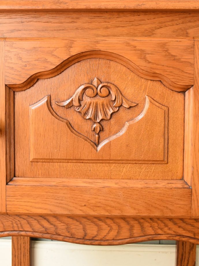 サイドキャビネットの装飾