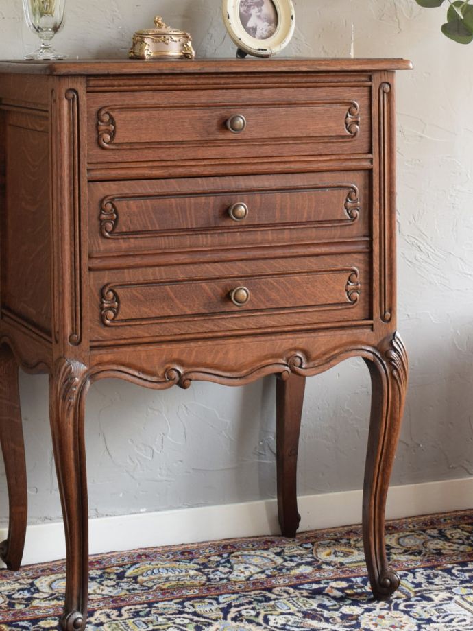 フランスアンティーク家具らしさが漂う装飾