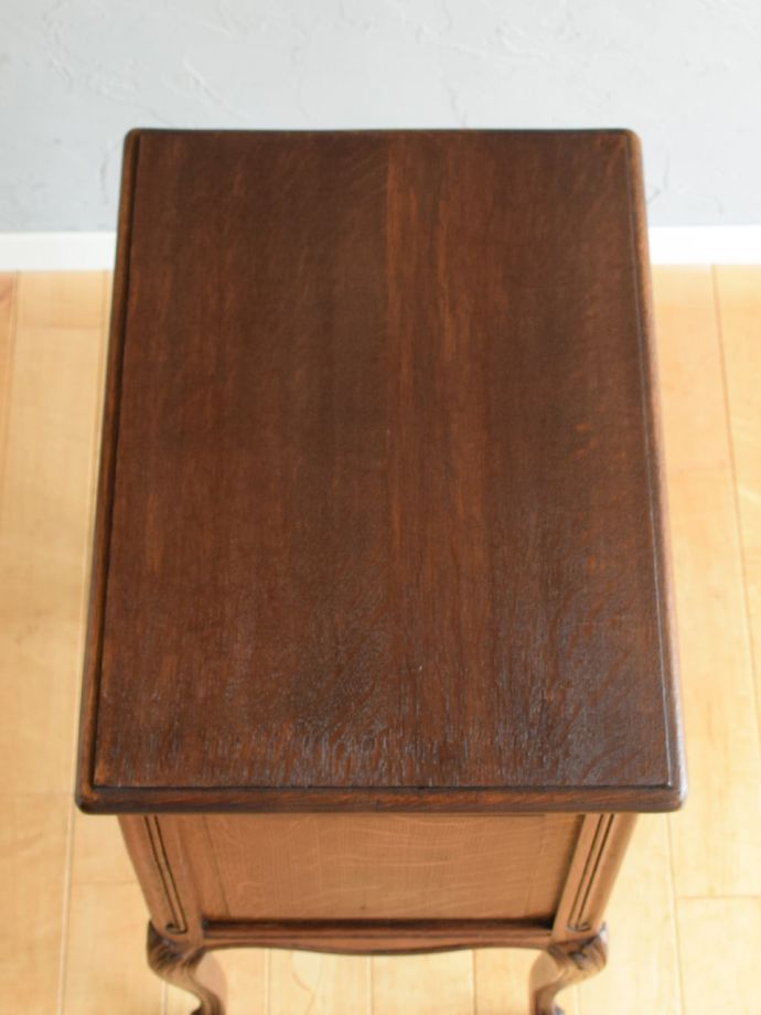 サイドチェストの天板