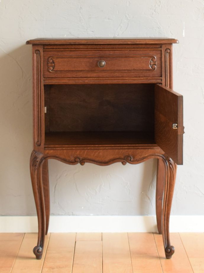 サイドチェストの庫内