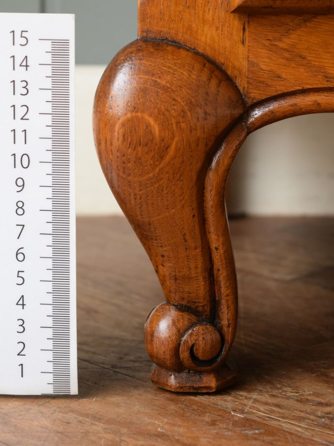 アンティーク家具の脚