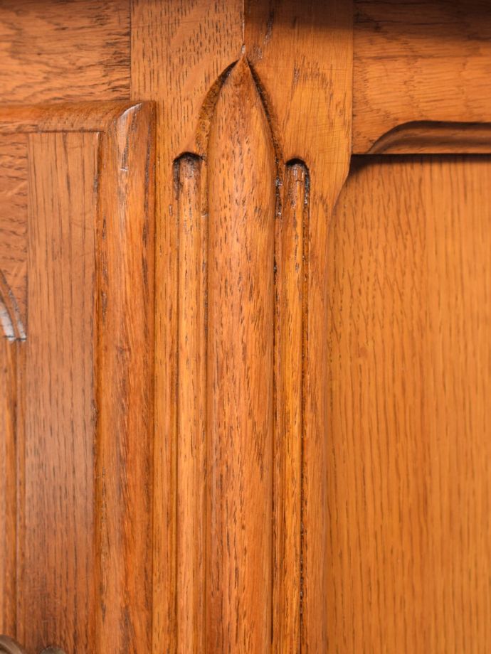 サイドキャビネットの装飾