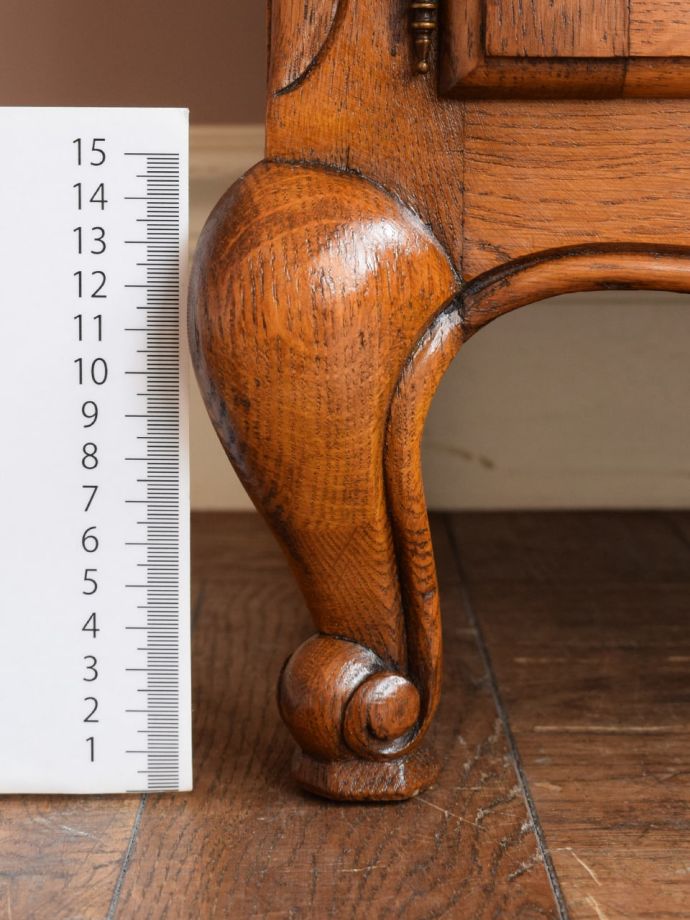 アンティーク家具の脚